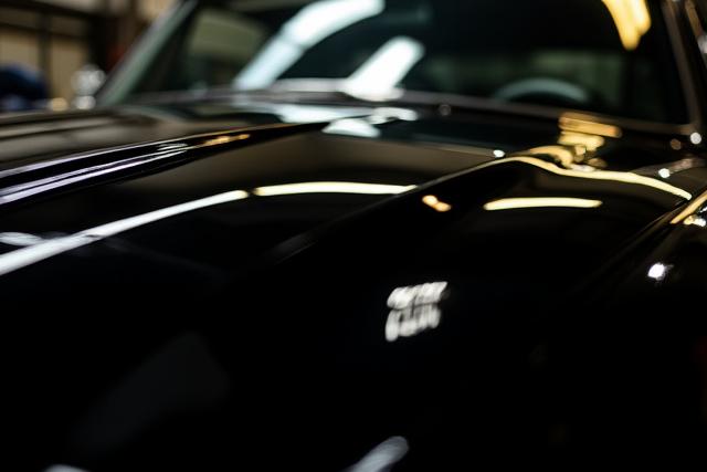 Fényes autó kerámia bevonattal